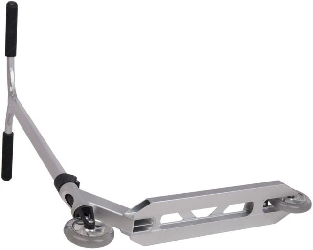 Фрийстайл Тротинеткa Striker Lux Youth Silver