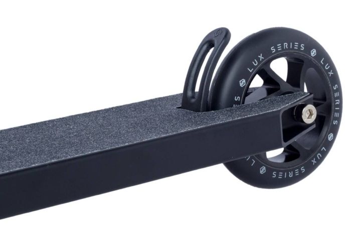 Фрийстайл Тротинеткa Striker Lux Youth Black